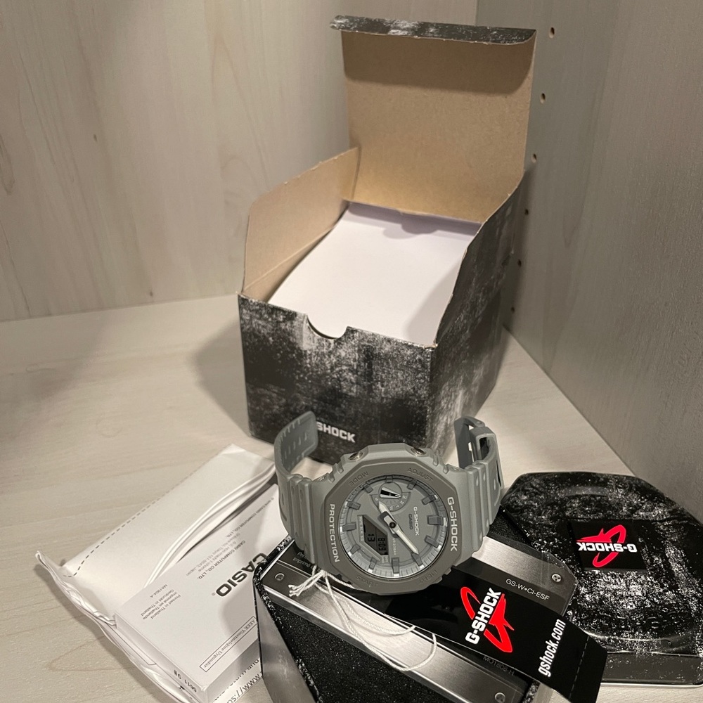 G-Shock Silver Watch with Black Accents
Box and Papers
Preloved